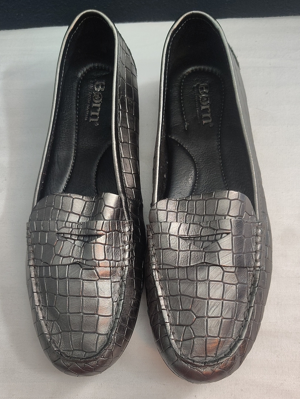 Born Malena Metallic Pewter Croc Leather Driving Loafers Size 8.5